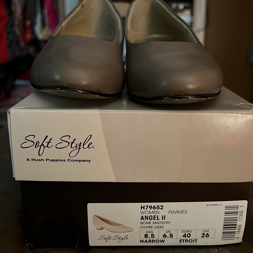 Hush puppies soft style low heel shoes